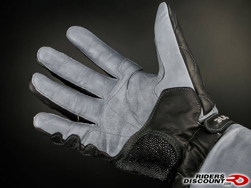 held_phantom_gloves-3.jpg