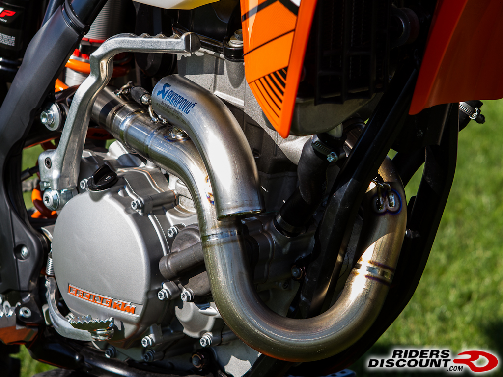 akrapovic_evo_ti_header_250xcf-1.jpg