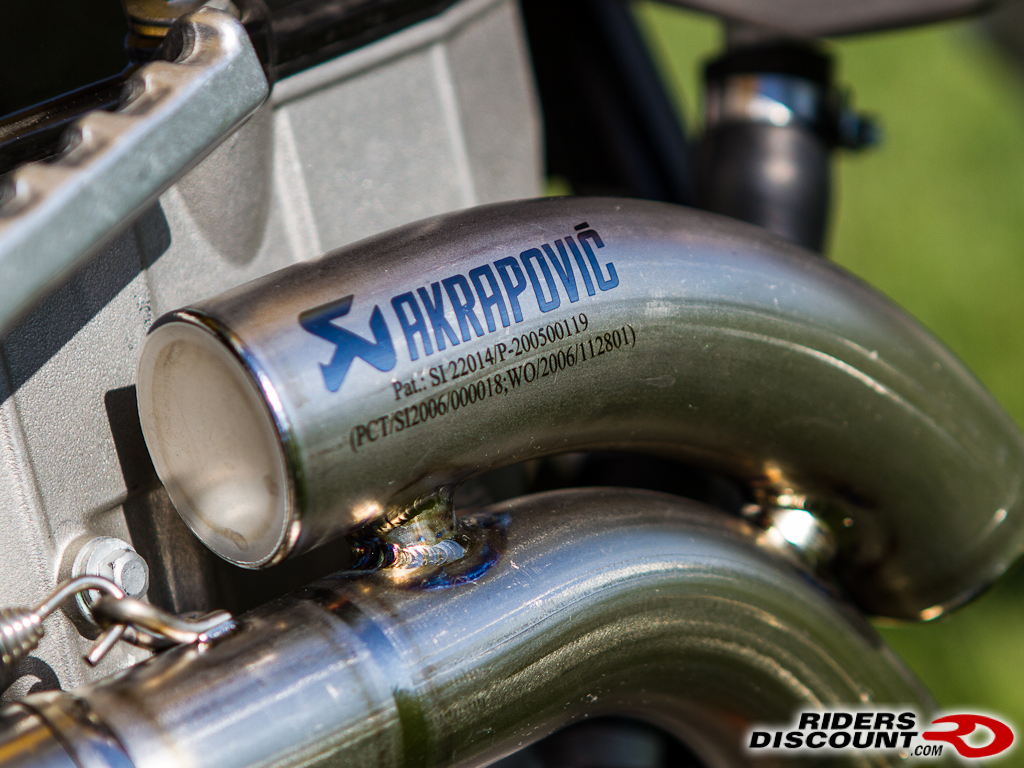 akrapovic_evo_ti_header_250xcf-2.jpg